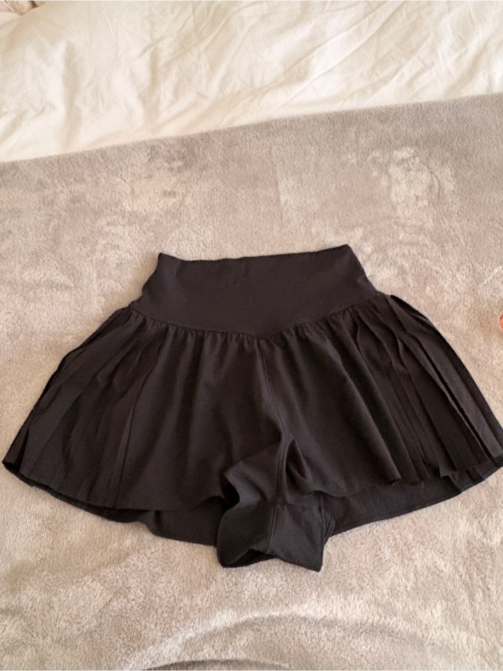OFFLINE by Aerie Real Me Pleated Flowy Shorts Black Size Medium - Picture 2 of 6